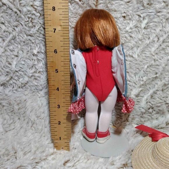 Madame Alexander doll. Apple picking - Picture 10 of 12